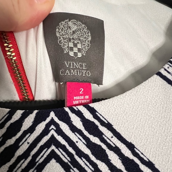 #22 VINCE CAMUTO • 1/2 SLEEVE SHIFT DRESS • NAVY/CORAL/WHITE • NWT - Picture 5 of 7